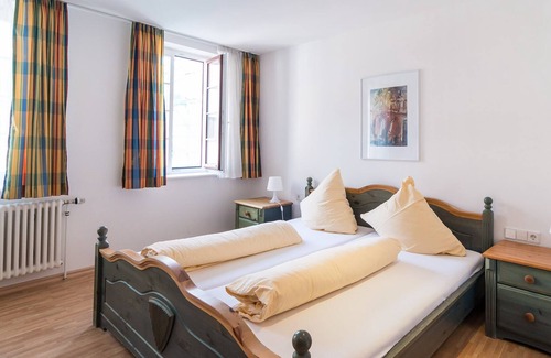 Calw Appartement | Doppelzimmer mit WC und Dusche