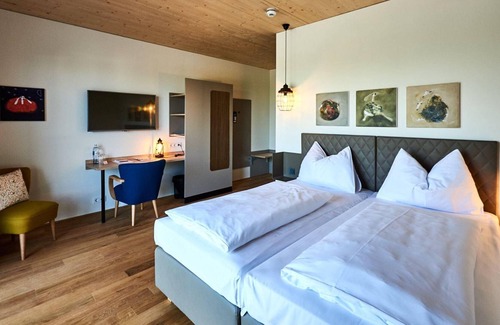 Rust Maison | Doppelzimmer Seeseite, Dusche, WC - Hotel Katamaran