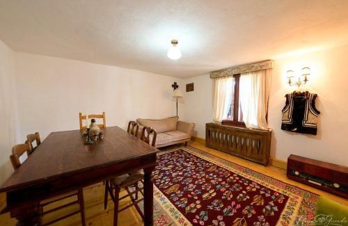 Minastirea Neamt Maison | Dor de rădăcini