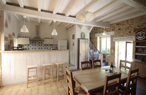 Bergerac Maison | gîte**** Lamarmette. En pleine nature, piscine privée, borne recharge "Tesla"