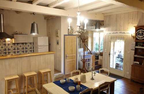 Bergerac Maison | gîte**** Lamarmette. En pleine nature, piscine privée, borne recharge "Tesla"