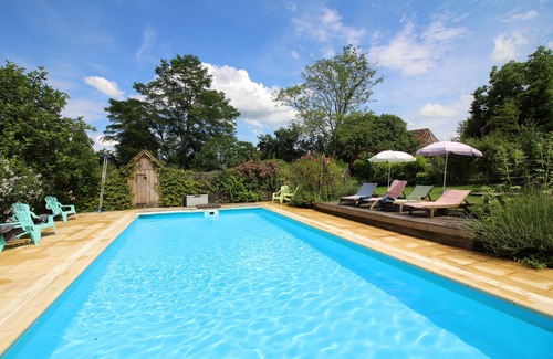 Bergerac Maison | gîte**** Lamarmette. En pleine nature, piscine privée, borne recharge "Tesla"
