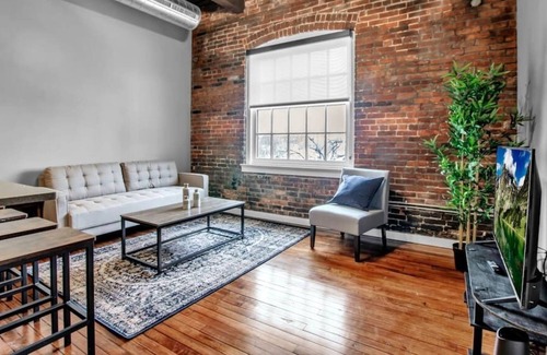 Buffalo Appartement | Dorian 402 · Luxury 2 bedroom Loft Apartment w/ free parking