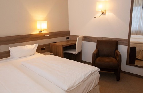 Industriegebiet Hôtel | DORMERO Hotel Greifswald