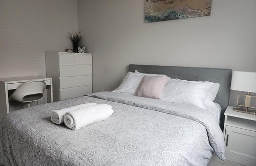 Ottawa Division Maison | Dorothy's Deluxe room