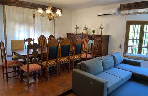 Arges Chalet De Ski | Dos chalets + 3 salones + calefacción + chimeneas (máx 21 personas)