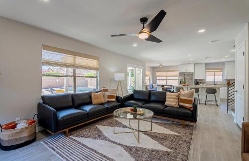Neely Farms Maison | Dos Palmas Gilbert Poolside Retreat