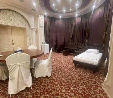 Parakar Hôtel | Dostoevsky Hotel Աղ ու Հաց FOOD COURT