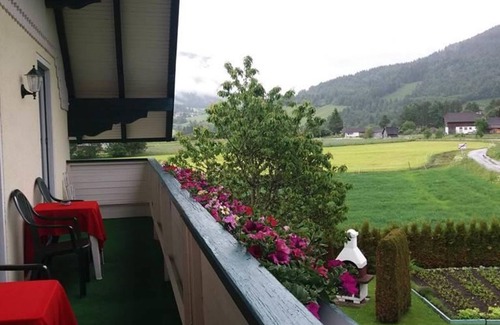 Sankt Margarethen im Lungau Appartement | Chambre double avec douche, WC et Balcon - Maison Traudi