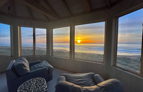 Gleneden Beach Maison | Double Beachfront?! Magical Views In a Unique Private Setting