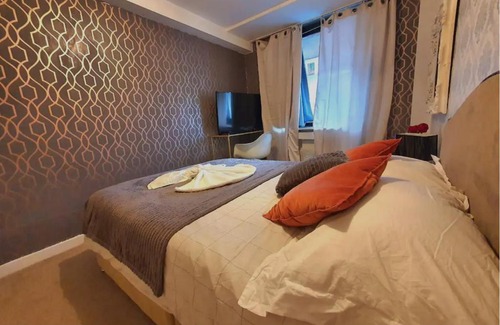 Vincent Square Maison | Double Bed in Duplex close to Big Ben & London Eye