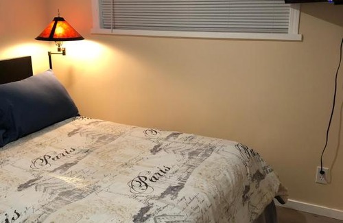 Chilliwack Proper Village West Maison | Double bed Room with separate entrance & shower