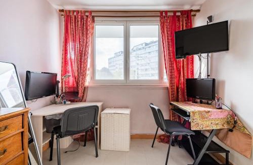 Petit-Ivry Maison | Double bedroom with share bathroom, in Paris area