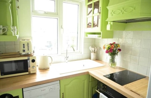 Valley Appartement | Double Bedroom With Own Bathroom and Kitchen