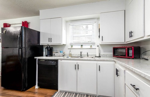 Jacksonville Maison | Double Diamond Rentals - Comfortable 4-bdr Home