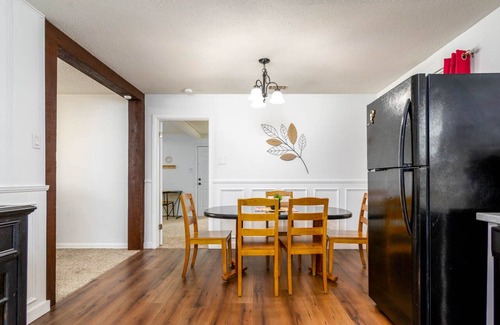 Jacksonville Maison | Double Diamond Rentals - Comfortable 4-bdr Home