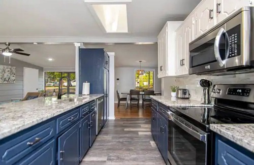 Jacksonville Maison | Double Diamond Rentals – Spectacular Home W/Land