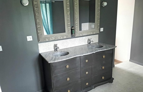 Sainte-Honorine-de-Ducy Maison | double de luxe salle de bain vue sur jardin chambr