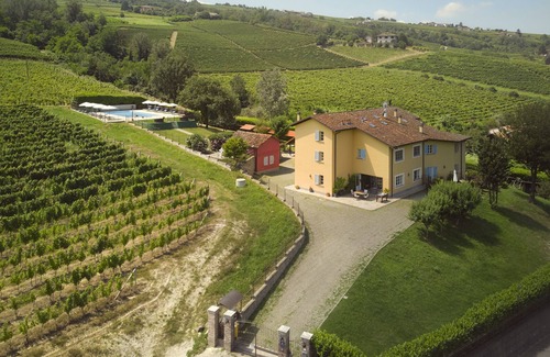 Santo Stefano Belbo Villa | Double-Standard-Salle de bain privée séparée-Vue sur Jardin-Camera Uno
