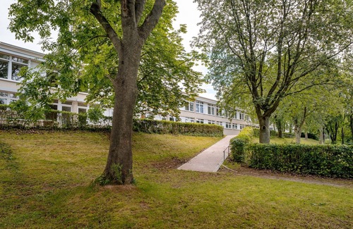 Heilbad Heiligenstadt Appartement | Double room with bathroom & corridor / Iberg view - Sonnenschein Hotel & Apartments