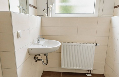 Heilbad Heiligenstadt Appartement | Double room with bathroom & corridor / Iberg view - Sonnenschein Hotel & Apartments