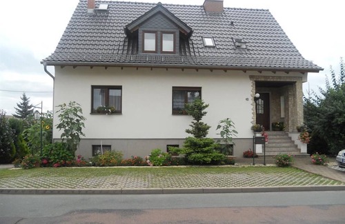 Laucha an der Unstrut Appartement | Double room, shower, WC ensuite - Guest house under the vineyards