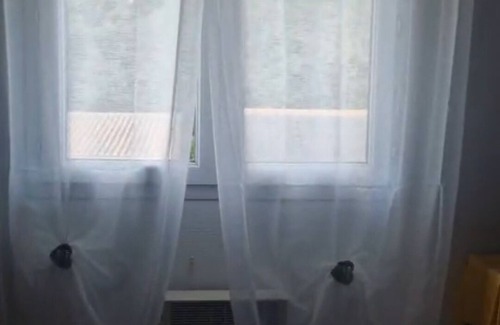 Saint-Andre-de-Cubzac Lit Et Petit-Déjeuner | Chambre double avec salle de bain et toilette attenante.Pt déjeuner possible.