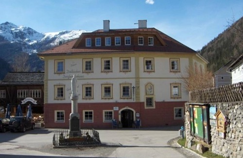 Grosskirchheim Maison | Double room 2 plus child - Hotelchen Döllacher Dorfwirtshaus