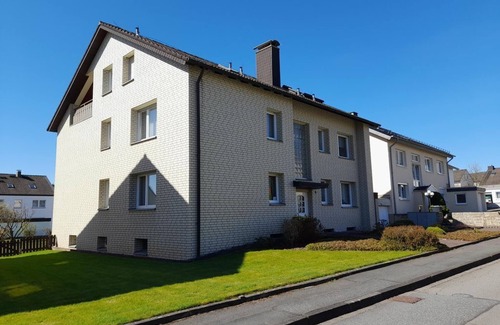 Bad Driburg Appartement | Double room, bathroom, WC - vacation apartment and guest room Iburgblick