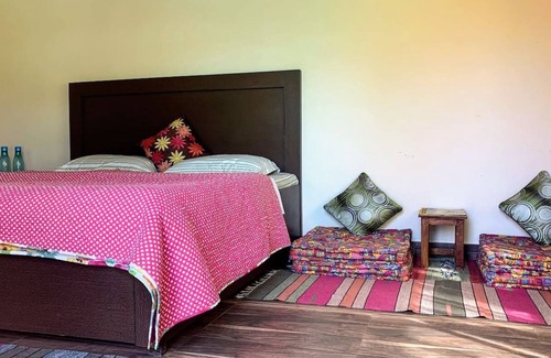 Kaul Lit Et Petit-Déjeuner | Double Room @ Calm Cottages, Nathuakhan