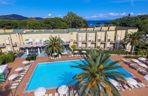 Naregno Hôtel | Double room extra bed and half board 11.09. - 17.09.2020 Max. 3 persons