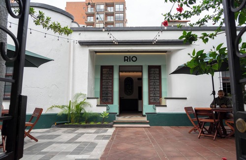 Zona 4 Maison | double room with shared bathroom Rio Hostel Guatemala City zona 4