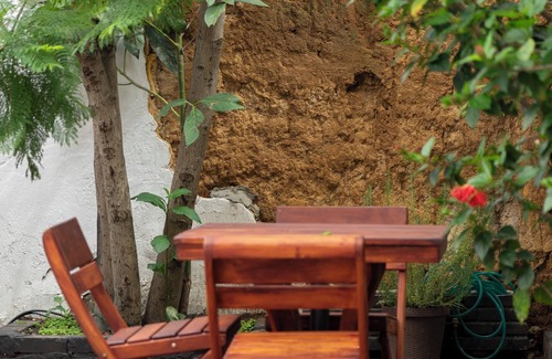 Zona 4 Maison | double room with shared bathroom Rio Hostel Guatemala City zona 4