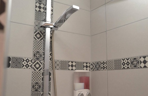 Marans Maison | Chambre double Kitchenette " Ré" - vue Sèvre