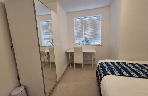 Chelmsford Maison | Double Room in a shared 4 bedroom family home in Broomfield