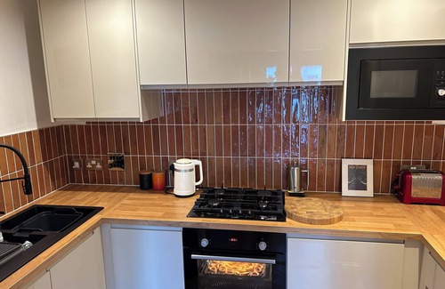 Gifford Appartement | Double Room in Modern Holyrood Courtyard Development.
