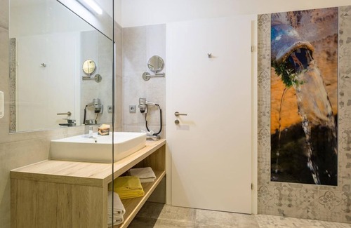 Haibach ob der Donau Maison | Double room Limes, bath, WC - Riverresort Donauschlinge