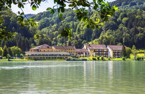 Haibach ob der Donau Maison | Double room Limes, bath, WC - Riverresort Donauschlinge