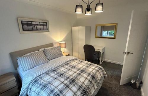 Birmingham Maison | Double room near Queen Elizabeth hospital and University