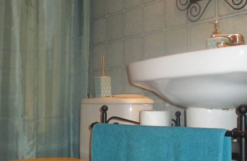 Bescano Cottage | CHAMBRE DOUBLE PRES DE L'AEROPORT