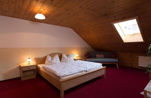 Oberammergau Lit Et Petit-Déjeuner | Double room (No. 4, 1-3 nights) - Pension Zum Kirchenbauer
