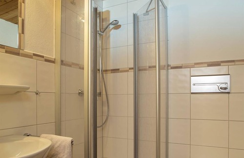 Oberammergau Lit Et Petit-Déjeuner | Double room (No. 4, 1-3 nights) - Pension Zum Kirchenbauer