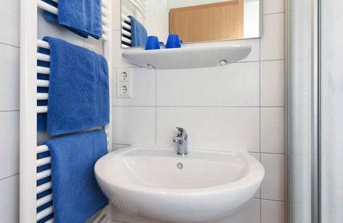 Esens Cottage | Double room non-smoking category I - Double room in the Hotel-Pension Störtebeker