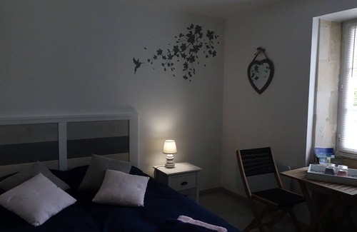 Marans Maison | Chambre double "Oléron" - vue jardin et piscine