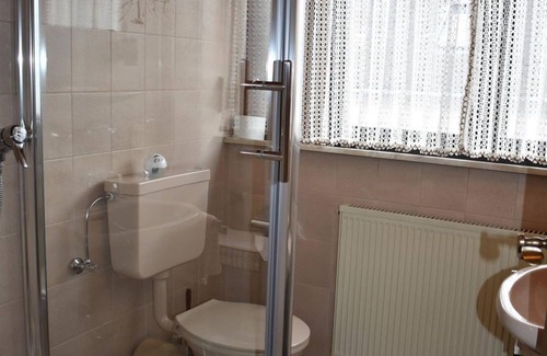 Trittenheim Lit Et Petit-Déjeuner | Chambre Double Douche / WC - Weingut-Gästehaus Hermes-Lex