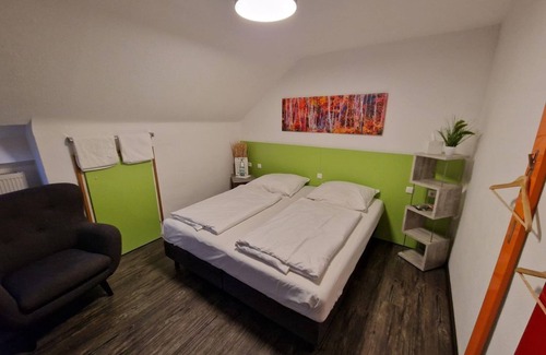 Hasenfeld Lit Et Petit-Déjeuner | Chambre Double avec Balcon Sud - Haus Diefenbach, Pension Ferienwohnungen