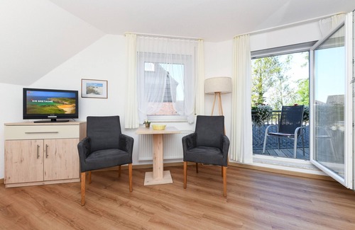 Neuharlingersiel Cottage | Double room with balcony or terrace - Double room in the Hotel-Pension Marlies