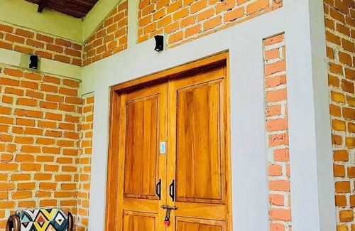 Mallawapitiya Maison | Double Room with Garden View - THE HIDEOUT KURUNEGALA