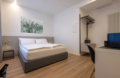 Trento Maison | Double room with private bath in renovated family villa