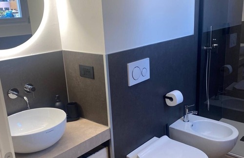 Trento Maison | Double room with private bath in renovated family villa